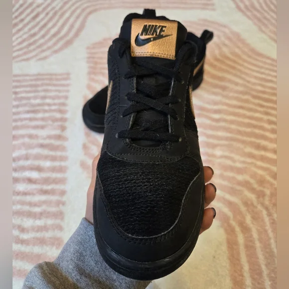 Nike Women's Court Borough Low Sneaker | 7.5 - Picture 11 of 14